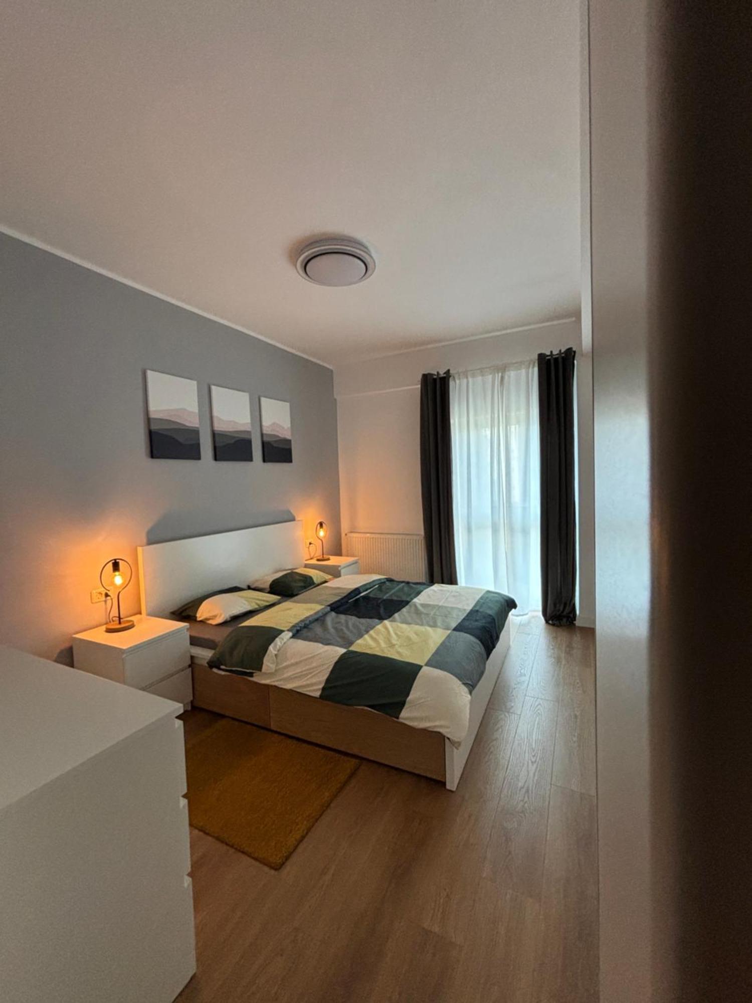 Corner Apartament *
